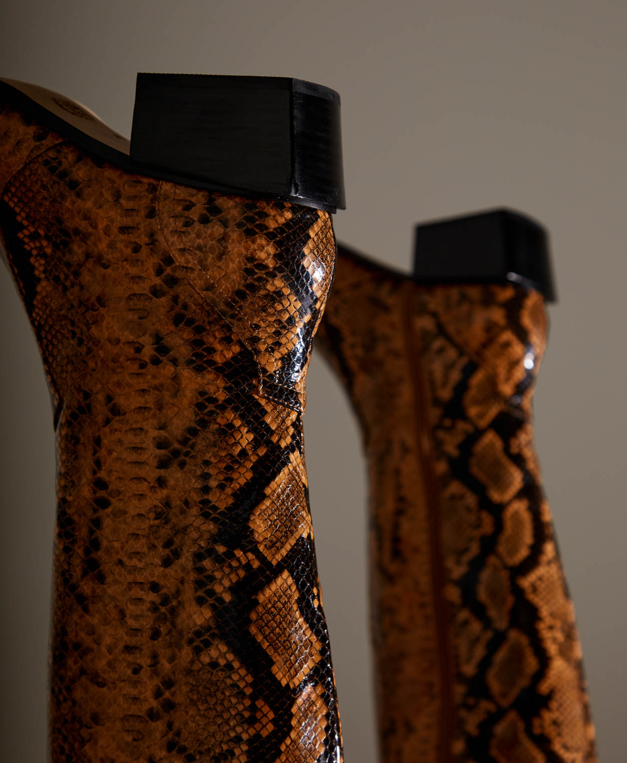 Buck Knee High Boot - Boots Long | Womens Shoes - Mi Piaci