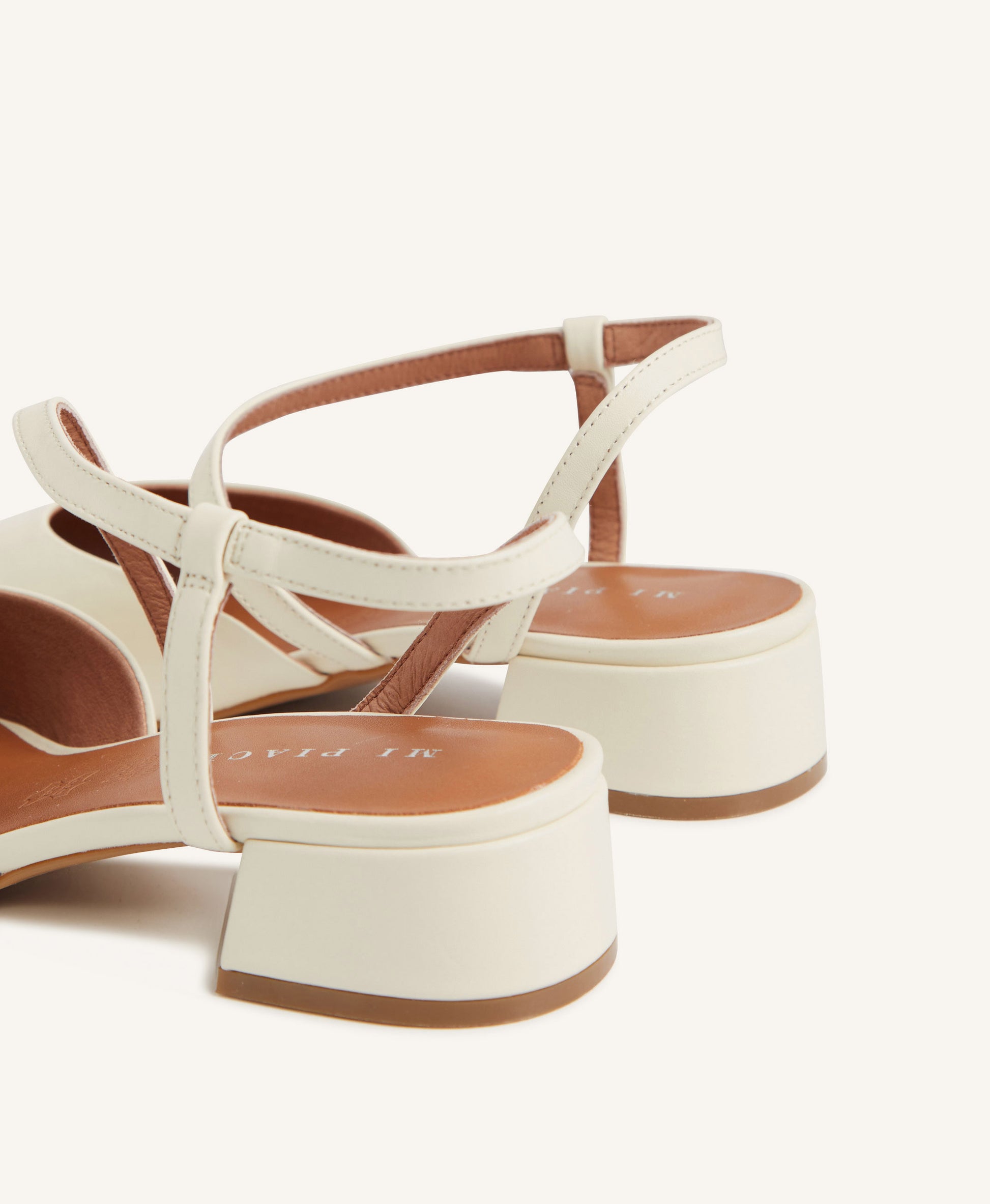 Junie Flat - - Mi Piaci