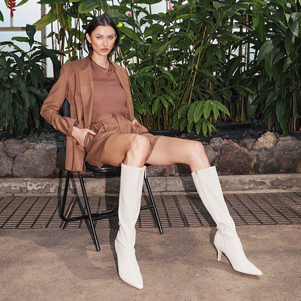 Shop Leather knee high boots Mi Piaci